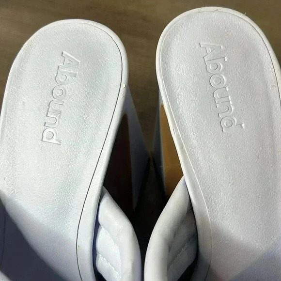 Abound Pearl Cross Band Block Heeled Sandals - Picture 7 of 14